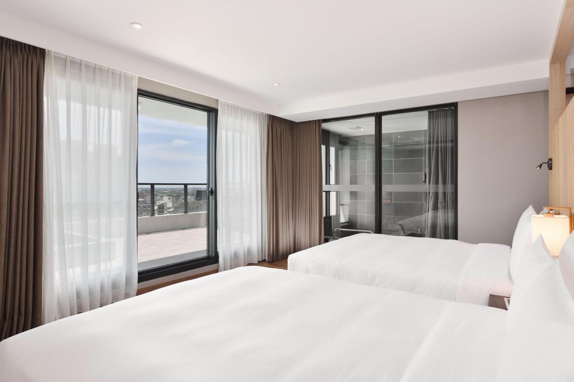 Four Points By Sheraton Yilan Jiaoxi Exteriör bild