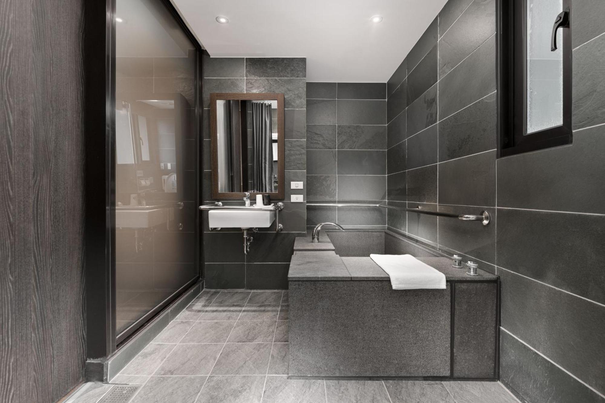 Four Points By Sheraton Yilan Jiaoxi Exteriör bild
