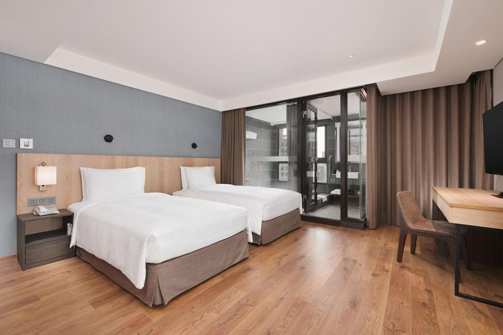 Four Points By Sheraton Yilan Jiaoxi Exteriör bild
