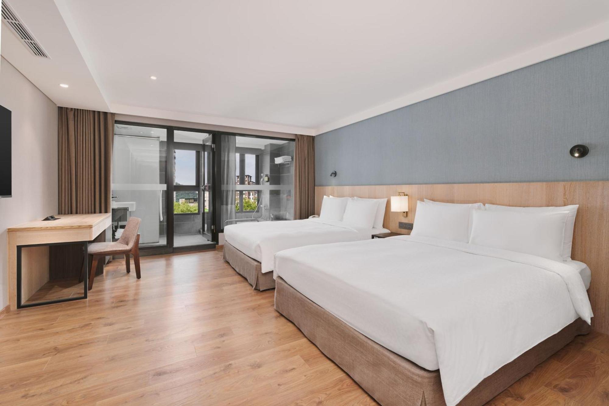 Four Points By Sheraton Yilan Jiaoxi Exteriör bild