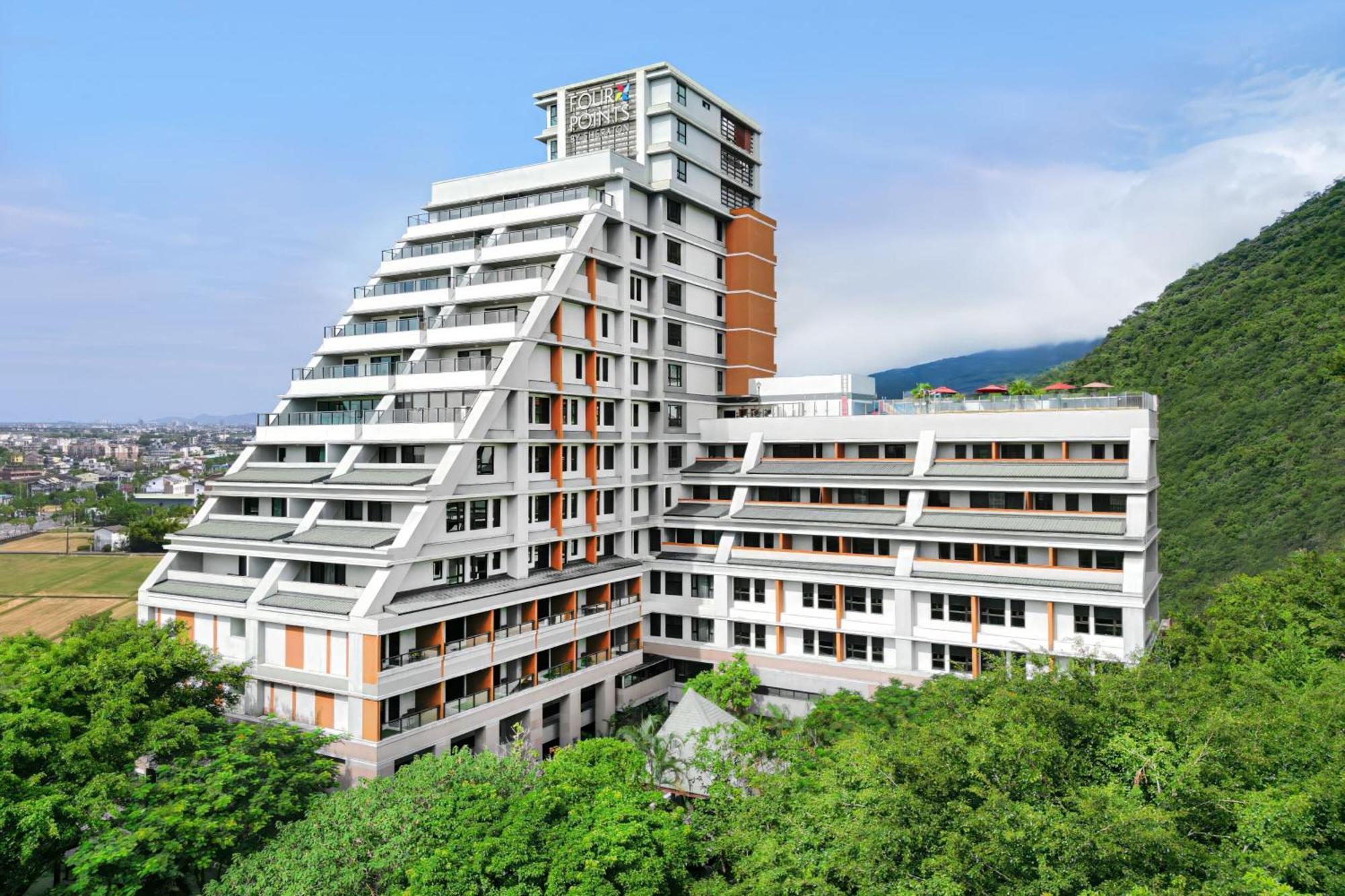 Four Points By Sheraton Yilan Jiaoxi Exteriör bild