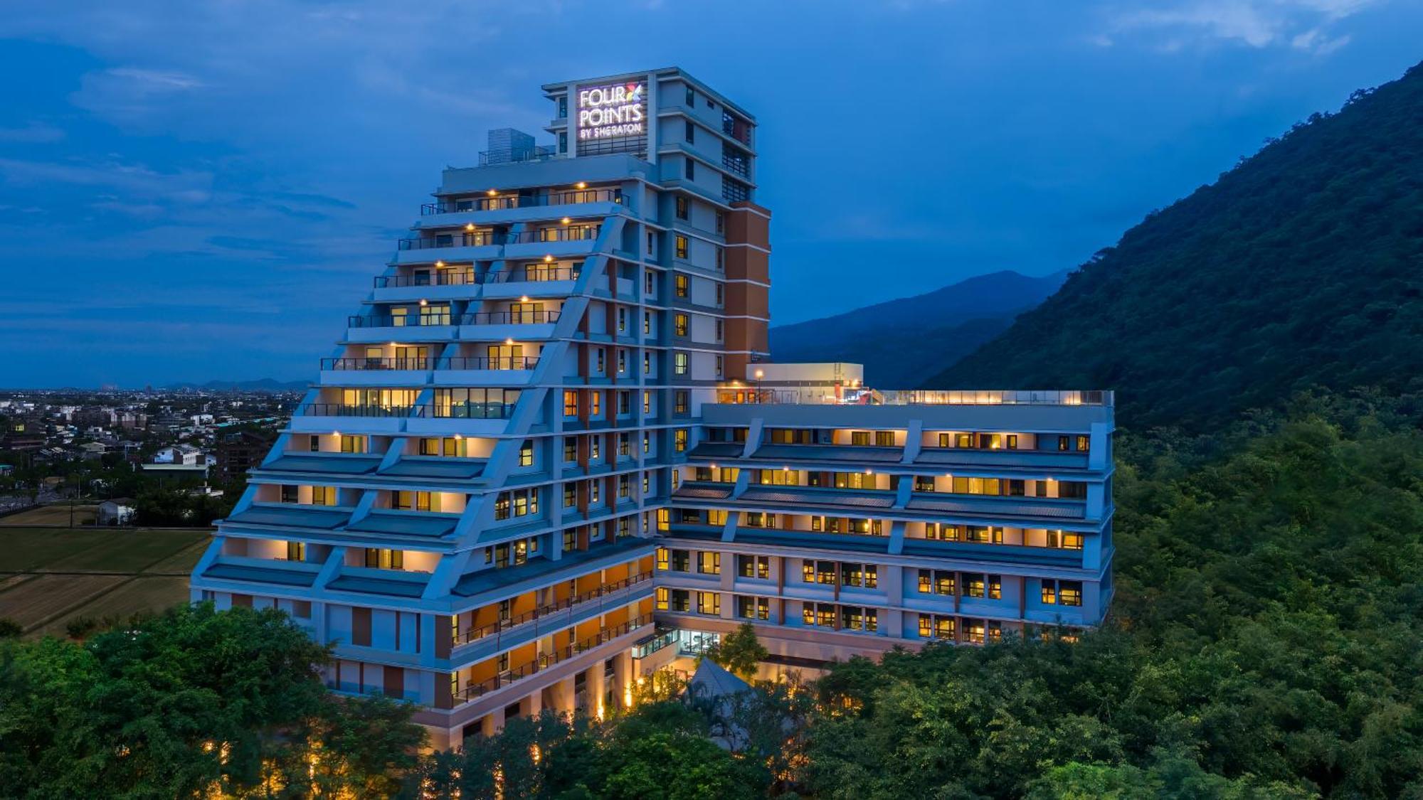 Four Points By Sheraton Yilan Jiaoxi Exteriör bild