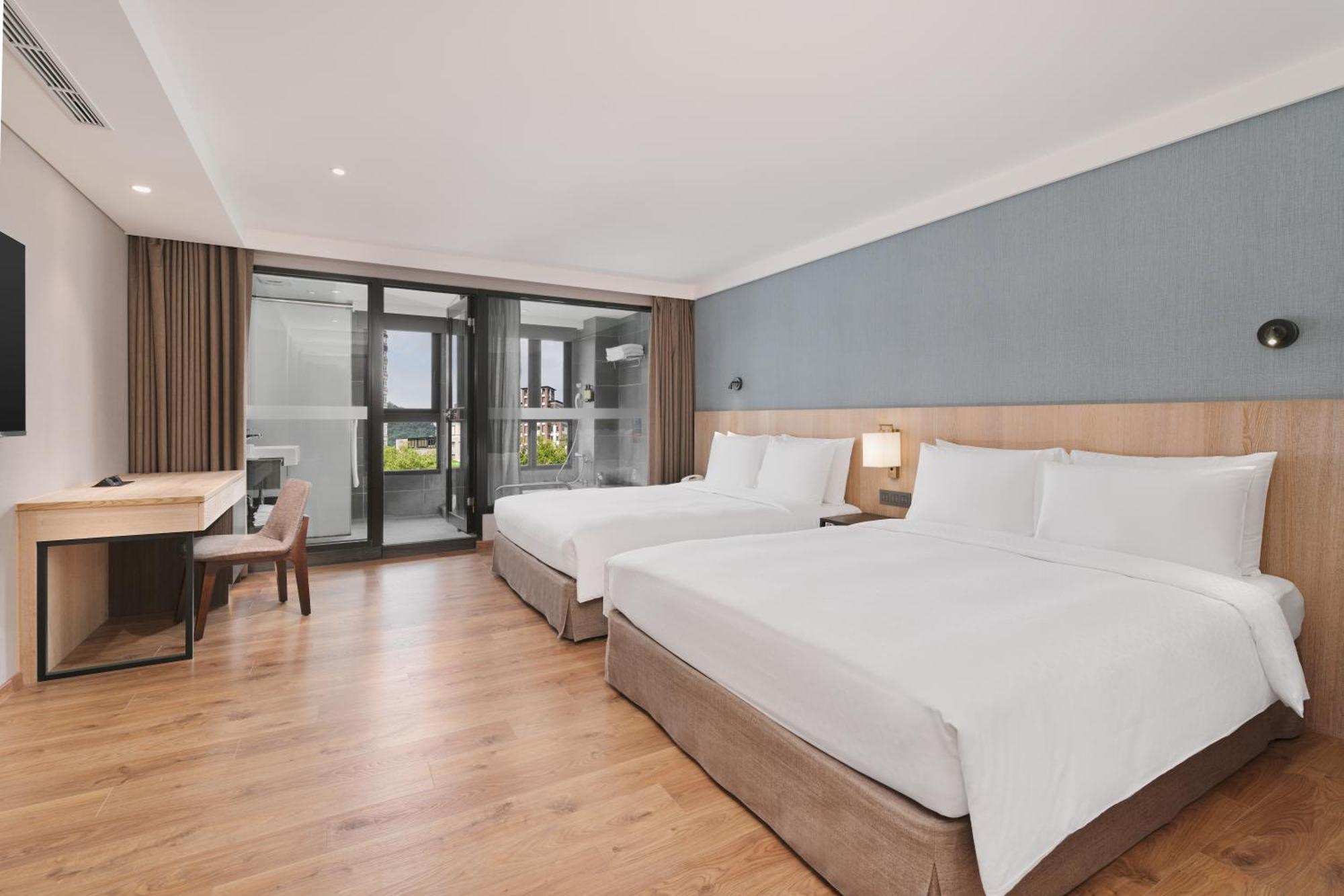 Four Points By Sheraton Yilan Jiaoxi Exteriör bild
